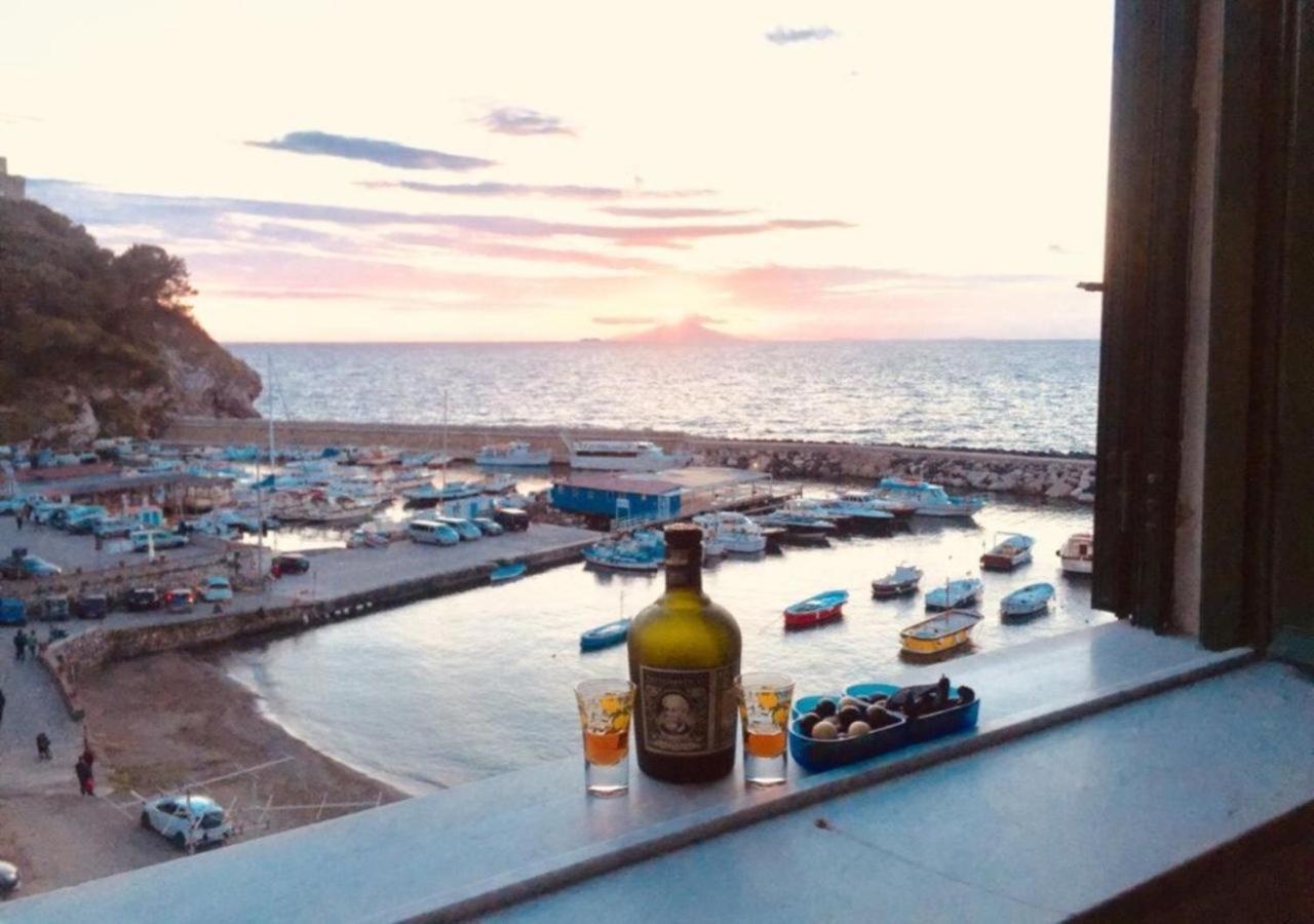 Relais Del Mare Con Terrazza Fronte Mare Free Parking Daire Massa Lubrense Dış mekan fotoğraf