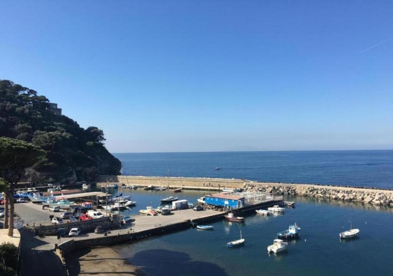 Relais Del Mare Con Terrazza Fronte Mare Free Parking Daire Massa Lubrense Dış mekan fotoğraf