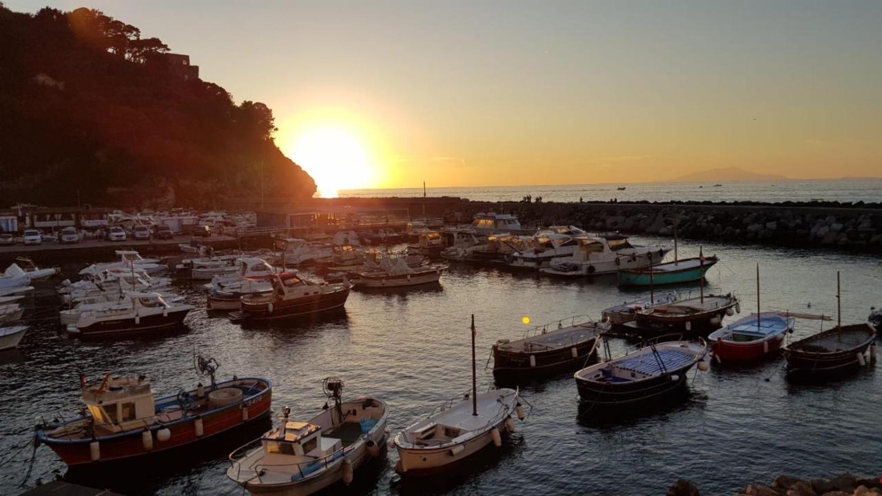 Relais Del Mare Con Terrazza Fronte Mare Free Parking Daire Massa Lubrense Dış mekan fotoğraf
