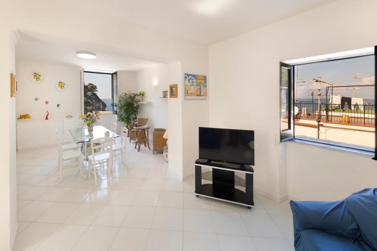 Relais Del Mare Con Terrazza Fronte Mare Free Parking Daire Massa Lubrense Dış mekan fotoğraf