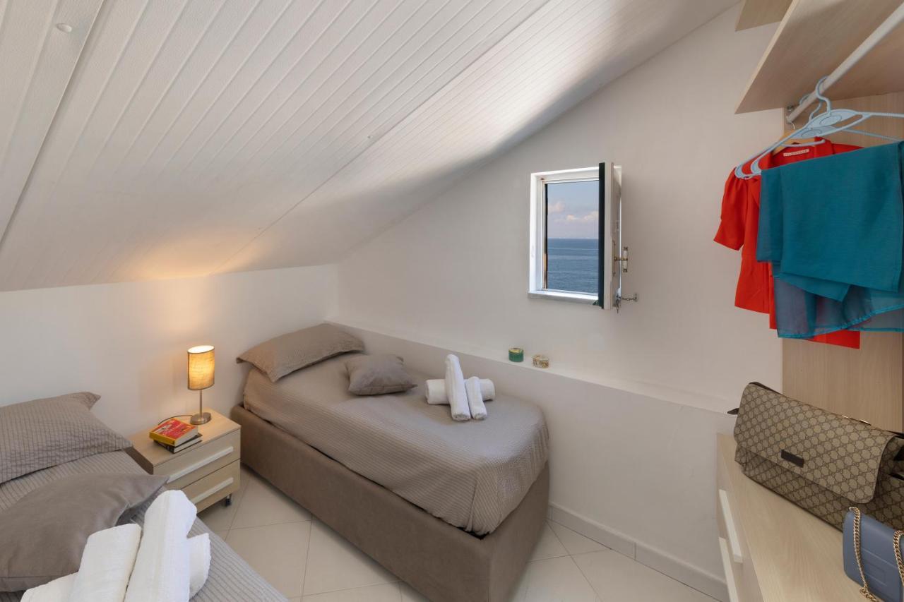 Relais Del Mare Con Terrazza Fronte Mare Free Parking Daire Massa Lubrense Dış mekan fotoğraf