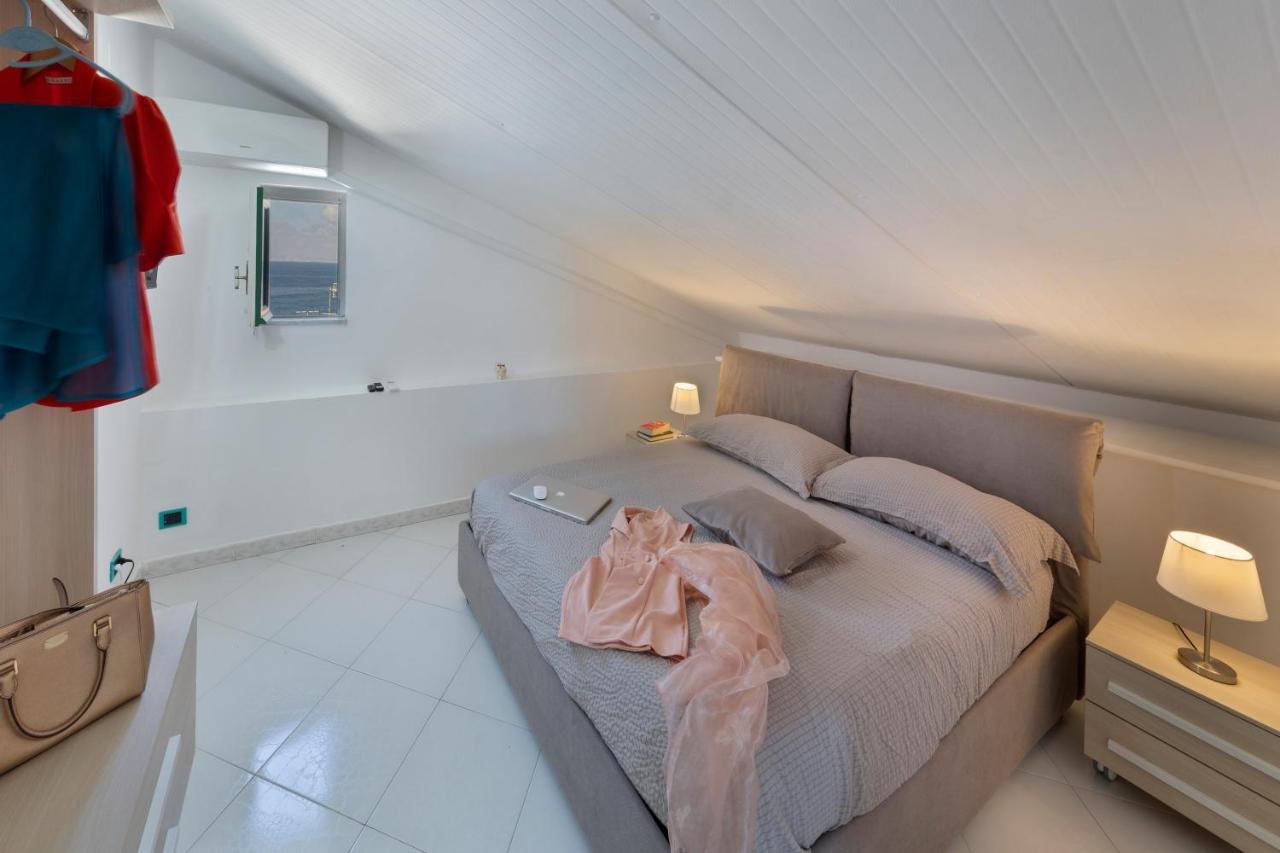 Relais Del Mare Con Terrazza Fronte Mare Free Parking Daire Massa Lubrense Dış mekan fotoğraf
