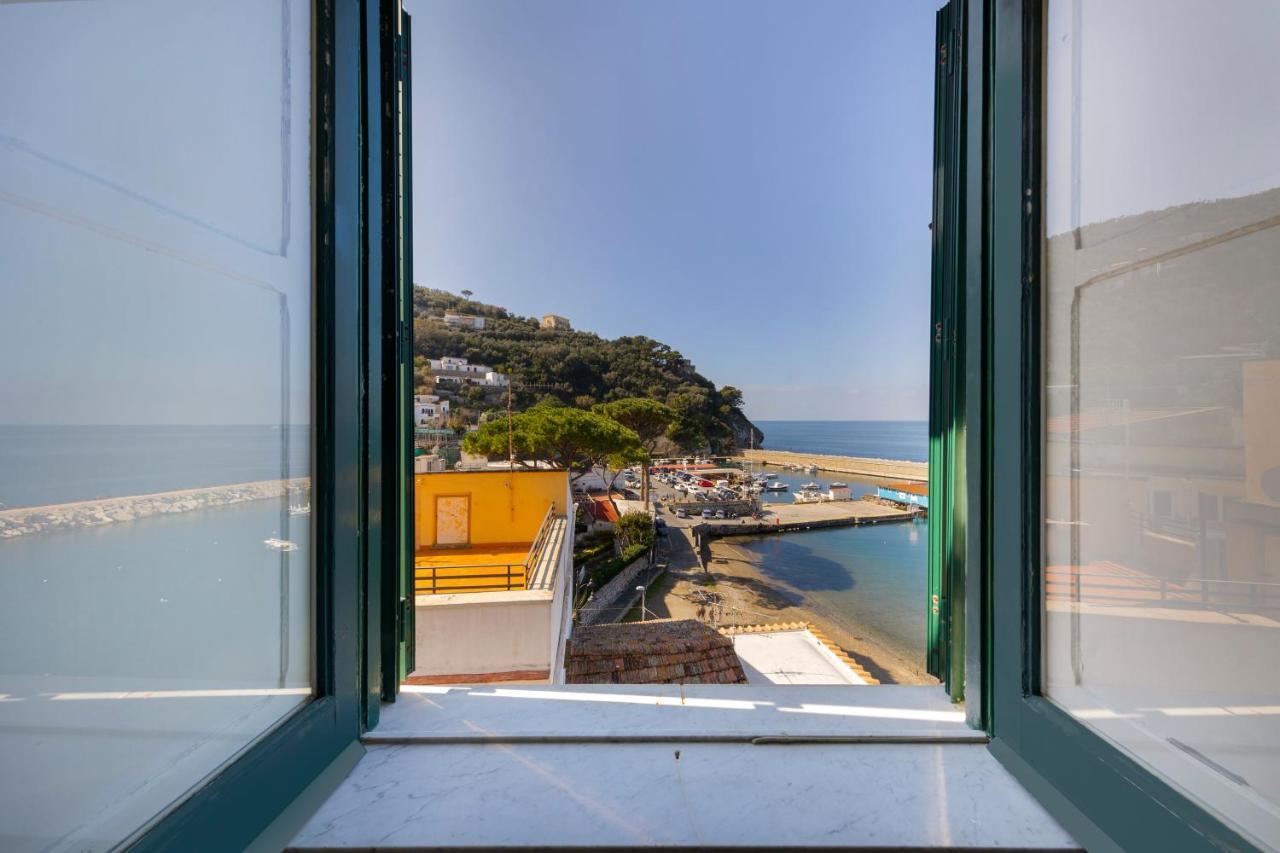 Relais Del Mare Con Terrazza Fronte Mare Free Parking Daire Massa Lubrense Dış mekan fotoğraf