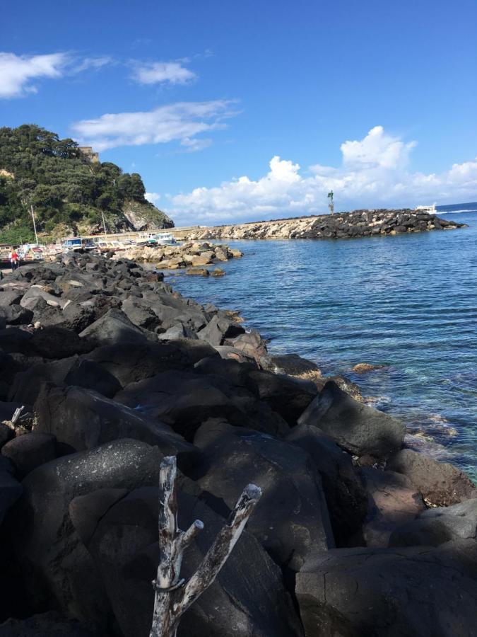 Relais Del Mare Con Terrazza Fronte Mare Free Parking Daire Massa Lubrense Dış mekan fotoğraf