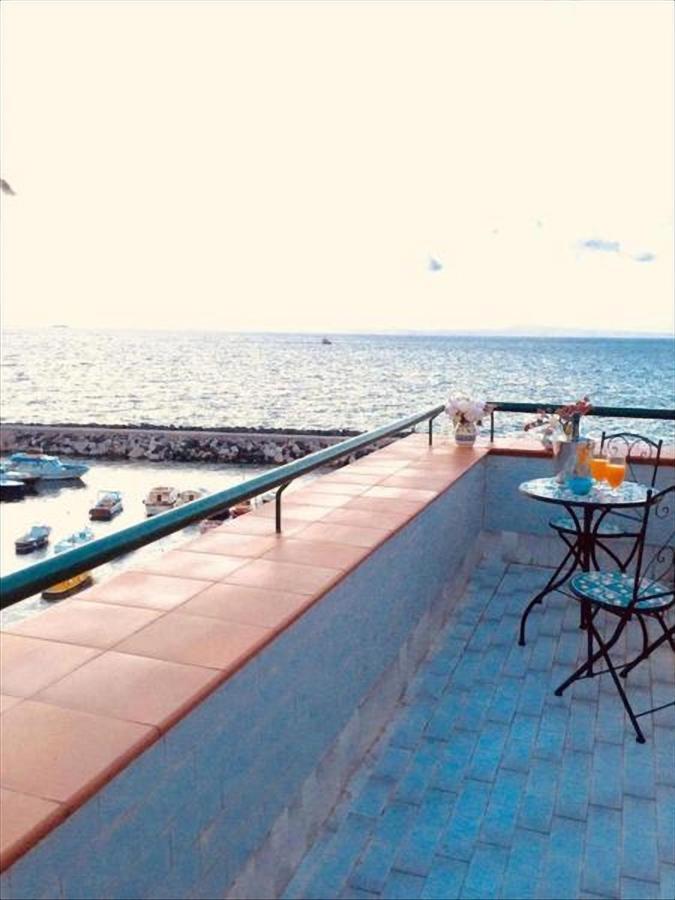 Relais Del Mare Con Terrazza Fronte Mare Free Parking Daire Massa Lubrense Dış mekan fotoğraf